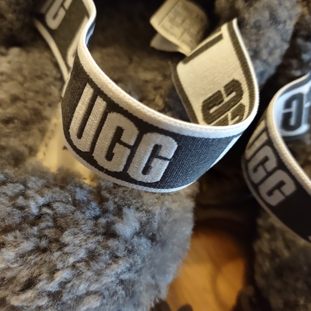Ugg Shoes - image 4